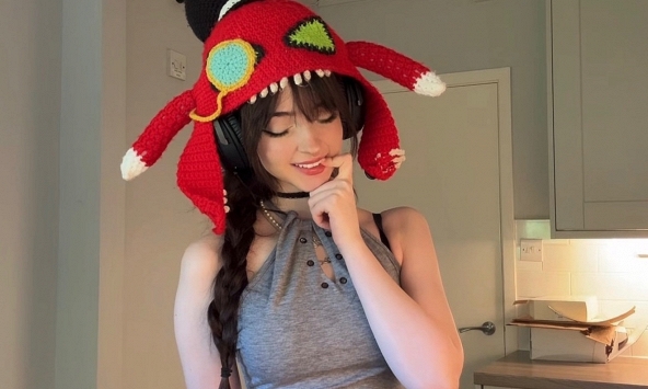 Hóa thân thành 'Cho'Gath', nữ streamer bất ngờ 'viral' vì quá đỗi dễ thương