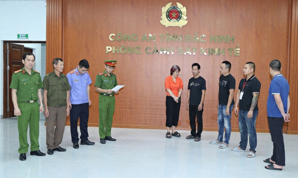 Ra quyết định khởi tố bác sĩ khoa cấp cứu Đặng Việt Phong và hàng chục người khác