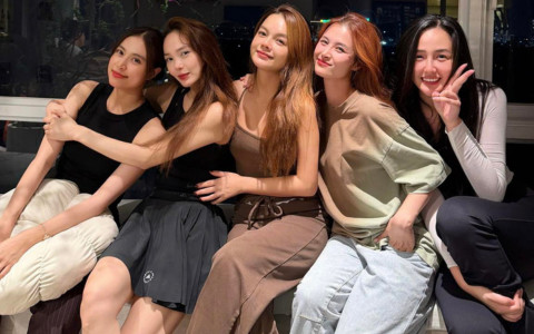 Hội bạn 'đắt giá' nhất Vbiz tụ họp, nhìn mặt mộc quá đỉnh đố ai biết tuổi thật