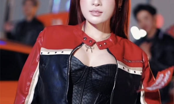Ngọc Kem hậu 'độ dáng', ngày càng gợi cảm!