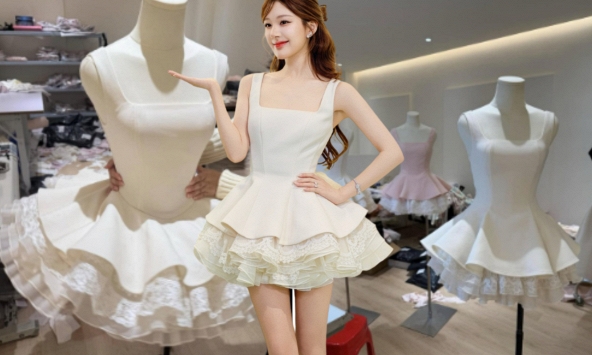 'Thánh nữ' Triệu Lộ Tư khiến Taobao hỗn loạn: Sập link mua hàng, chủ shop rơi vào 'trầm cảm'...