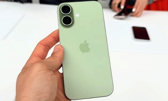 Chiếc iPhone 'cháy hàng' toàn cầu, đáng mua nhất hiện nay