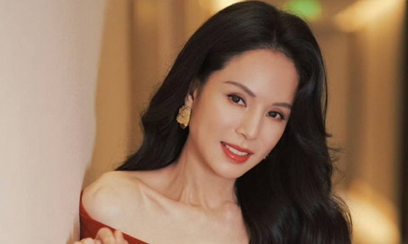 Ngỡ ngàng với động lực giữ dáng suốt 20 năm của 'Tiểu Long Nữ' Lý Nhược Đồng, thấy nhan sắc tuổi 60 mà không tin nổi