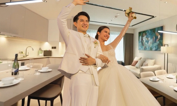 Thiếu gia tập đoàn nhựa cưới vợ mỹ nhân showbiz: Chuyện tình ngỡ như cổ tích, tổ ấm bạc tỷ khiến ai cũng trầm trồ