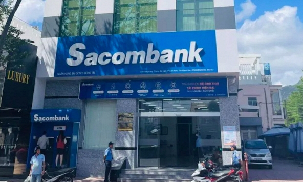 Vì sao Sacombank đổi tên, thay 'tướng' và cắt giảm 2.700 nhân sự? 