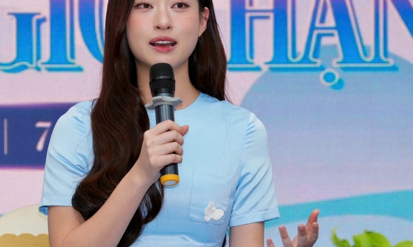Hoa hậu Lương Thuỳ Linh- Mong muốn lan toả những điều tử tế tại Sống đẹp lần VI