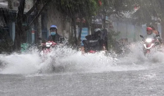 Tin mới nhất về đợt gió mùa đông bắc đang tràn xuống miền Bắc, gây mưa rất to