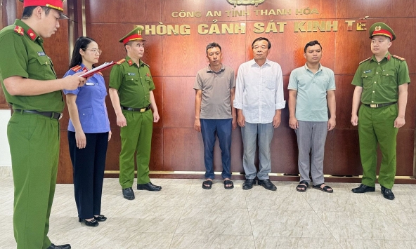 Bắt tạm giam nguyên chủ tịch xã Phạm Văn Nhị và 2 chủ doanh nghiệp