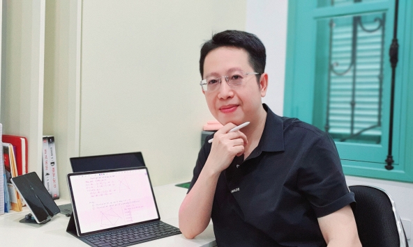 Nam MC VTV từng là thủ khoa ĐH Quốc gia Hà Nội, con trai của Giáo sư Toán học, chỉ dẫn các sĩ tử cách ôn thi tốt nghiệp THPT