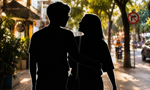 Vbiz xuất hiện cặp đôi nghi 'phim giả tình thật': Gọi vợ xưng chồng nhưng không ai đồn, lộ clip tình tứ thì mới vỡ lẽ