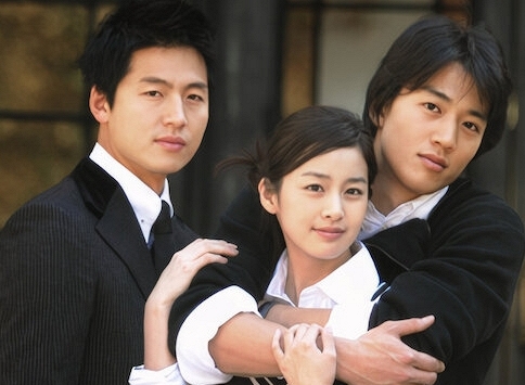 Nam thần bẩn tính nhất showbiz bị bạn gái “đá” vì Kim Tae Hee, tiếp tục bị mỹ nhân kém 13 tuổi ruồng bỏ qua tin nhắn