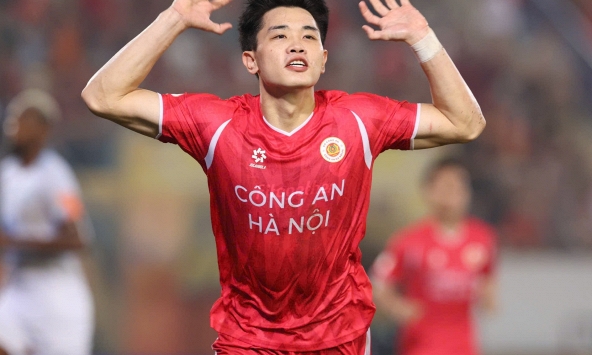 Đình Bắc đẳng cấp huỷ diệt tại V.League: 6 trận ghi 10 bàn