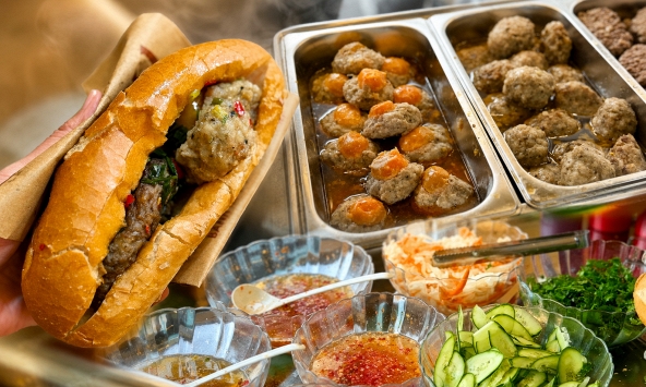 Đi ăn thử bánh mì xíu mại trứng muối đang gây sốt: Có gì đặc sắc mà khách phải ăn liền 2 ổ mới chịu rời quán?