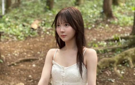 Lại xuất hiện thêm một hot girl tân binh gây bão cộng đồng mạng, nhan sắc như 'bước ra từ truyện cổ tích'