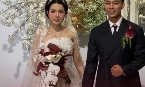 Cam thường bắt trọn nhan sắc Bích Hạnh trong ngày cưới Văn Thanh, có khác xa ảnh trên mạng như dân tình nói? 