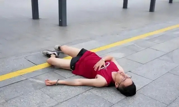 Ngày càng có nhiều người đột tử, nhắc nhở bạn: Ăn thịt lợn còn tốt hơn là làm 3 điều này