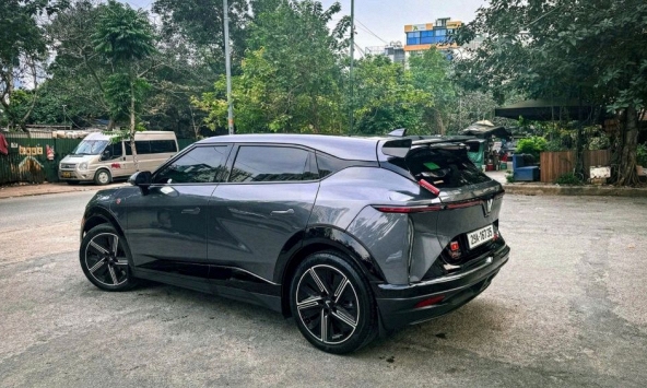 Sau gần 20 năm đi xe xăng, chủ xe chọn VinFast VF 7 vì “giá trị nhận được vượt xa mong đợi”