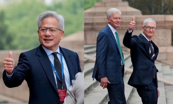 Cái 'thumb up' của Tim Cook và Jensen Huang ở Bắc Kinh: Cử chỉ bình dân của hai người đàn ông định hình tương lai công nghệ toàn cầu