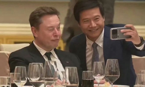 Đoàn có tới 16 siêu CEO đẳng cấp thế giới nhưng người viral nhất vẫn là Elon Musk
