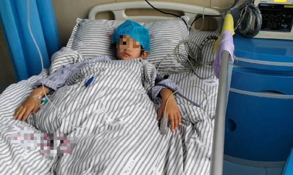 Bé gái 8 tuổi đã nhận 'chẩn đoán' u não giai đoạn muộn, bác sĩ kêu gọi: Phụ huynh đừng bỏ qua 6 thứ