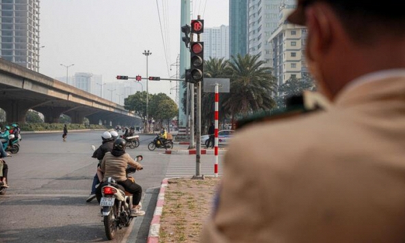 Tất cả người tham gia giao thông chú ý thông báo mới nhất từ Cục CSGT về đèn tín hiệu