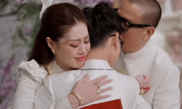 Mỹ nhân showbiz cưới quản lý hơn 17 tuổi: Tâm đầu ý hợp, được chồng cưng chiều, sống chill trong cơ ngơi hạng sang