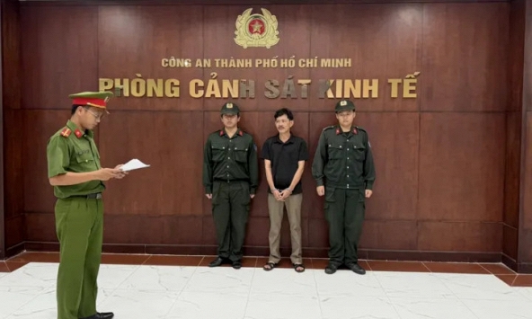 Thi hành lệnh bắt tạm giam Giám đốc Trần Quang Vũ SN 1973