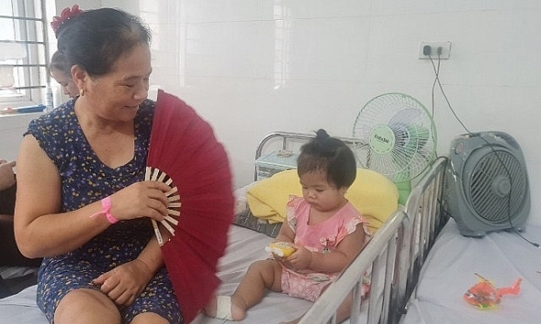 Bố mẹ nghỉ hưu chứ không chuyển công tác, giúp con chăm cháu là tình cảm chứ không phải nghĩa vụ