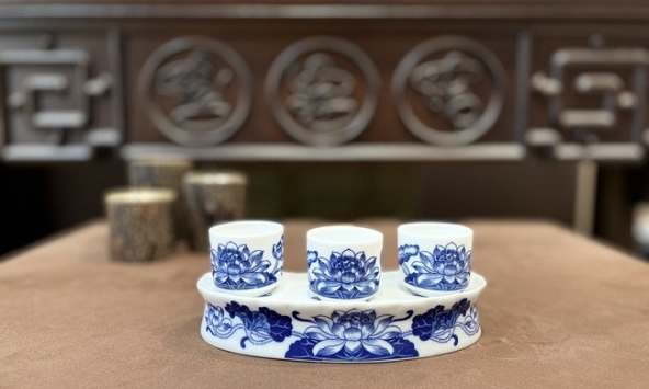 Lời khuyên với những nhà đặt 3 chén nước trên bàn thờ
