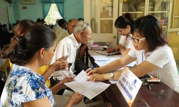 Một người có được đóng đồng thời BHXH bắt buộc và tự nguyện để tăng lương hưu?