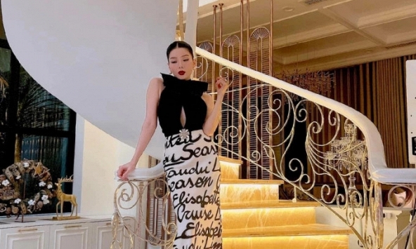 Mỹ nhân showbiz yêu “hồng hài nhi” kém 12 tuổi: Sống đời “nữ hoàng”, ở biệt thự trắng sang trọng và đắt đỏ