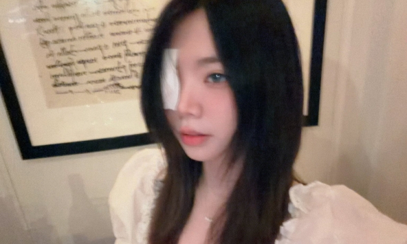 Biến đau thương thành 'cợt nhả', Remind khiến fan 'té ngửa' với màn xuất hiện chấn động