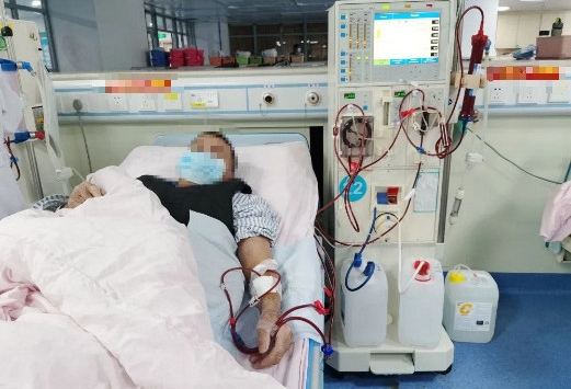 Người đàn ông chạy bộ 10 năm bỗng nhận chẩn đoán suy thận, bác sĩ: 'Chạy thế này ngang phá thận'