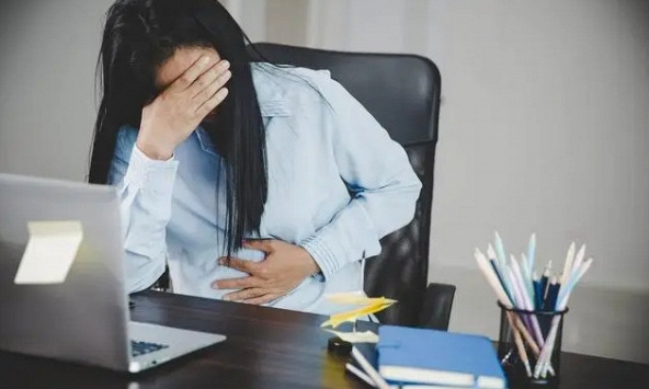 Người phụ nữ 52 tuổi bỏ cơm buổi tối 6 tháng liên tục để giảm cân: Bác sĩ thốt lên 'sai lầm'