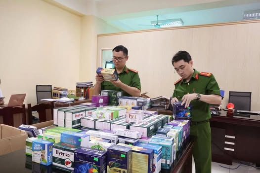 Cảnh báo khẩn: 39 sản phẩm bảo vệ sức khỏe bị xác định là hàng giả, nhiều loại 'quen nhẵn mặt' trong nhiều gia đình Việt