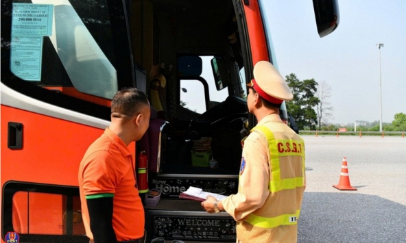 CSGT sử dụng thiết bị nghiệp vụ, phát hiện một lỗi rất nhiều tài xế vi phạm trên cao tốc