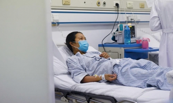 Không uống rượu bia hay thức khuya, người phụ nữ vẫn mắc suy thận, bác sĩ nói thẳng: “3 việc này còn hại thận nhanh hơn”
