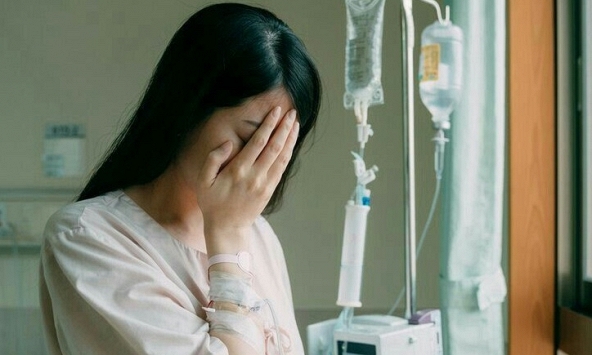 Nữ giáo viên đột ngột phát hiện mắc HIV, bác sĩ vạch trần 7 quan niệm sai lầm về HIV rất nhiều người mắc phải