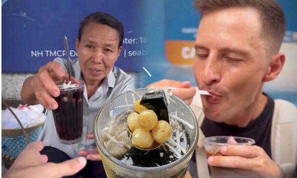 Gánh chè 15.000 'hài lòng' khách Tây giữa Hà Nội: Ăn liền 2 ly, phong luôn người bán làm siêu anh hùng