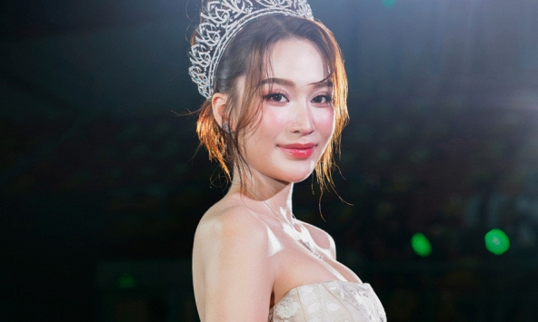 Nàng hậu sinh năm 2005 khoe nhan sắc rạng rỡ, khép lại nhiệm kỳ nhiều dấu ấn đáng nhớ