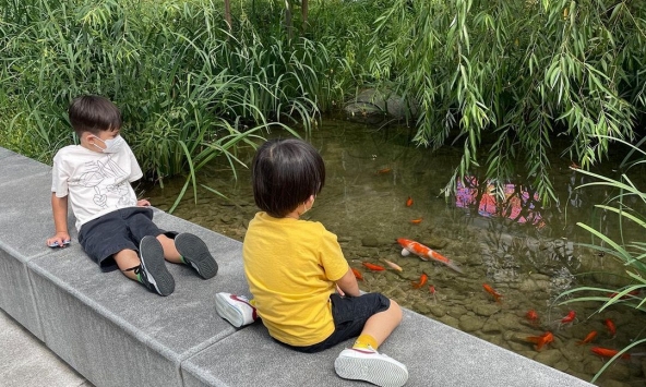 Nuôi con các mẹ cứ đơn giản hóa đi, đừng cố rập khuôn vì làm gì có đáp án nào là chuẩn