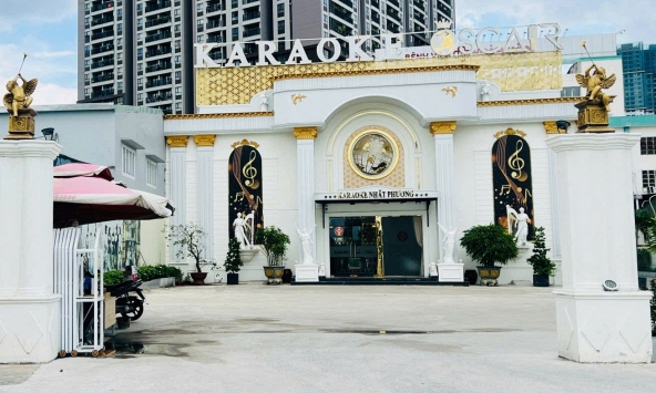 Nhân viên quán karaoke đánh khách bất tỉnh ở TP.HCM: Hé lộ nguồn cơn, thông tin từ gia đình