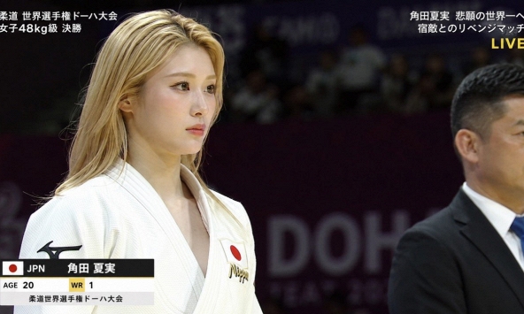 Hàng triệu người đàn ông thổn thức vì một võ sĩ Judo 'đẹp như AI tạc'