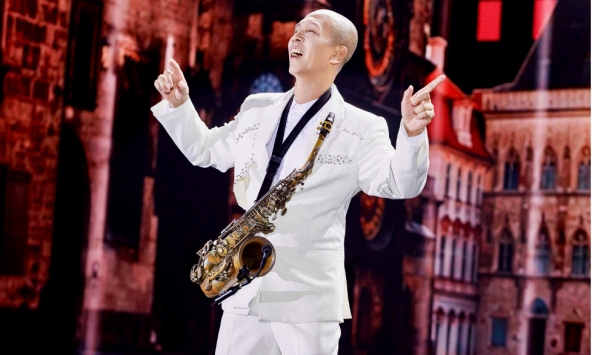 Saxophone Minh Tâm Bùi chọn hành trình 'Khỏe để cống hiến'