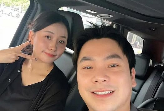 Chị gái Quang Linh Vlogs và chồng chính thức công khai tình trạng hôn nhân, lý do chia tay quá bất ngờ
