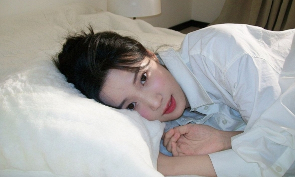 Tôi giữ cho mình luôn mát mẻ trong những đêm nóng bức bằng cách cho 1 món đồ chẳng ai ngờ đến vào tủ đông