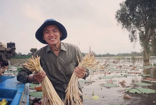 Con người thật của Khoai Lang Thang gây chú ý