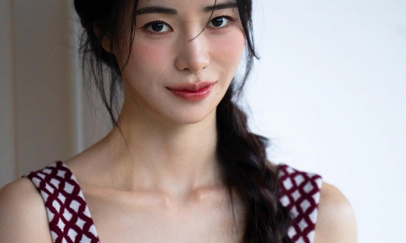 Ác nữ xứ Hàn và Jisoo lọt chung khung hình, bàn cân nhan sắc bỗng khó quyết định