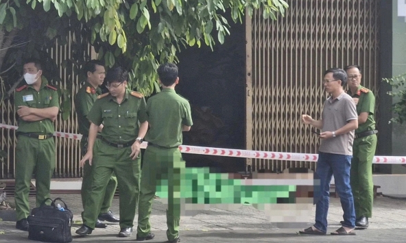 Người đàn ông tử vong trước thềm nhà lúc sáng sớm: Tiết lộ về cuộc điện thoại bất thường trước đó