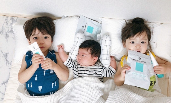 Trẻ ngủ một mình từ sớm và trẻ ngủ cùng anh chị em, lớn lên có gì khác biệt?